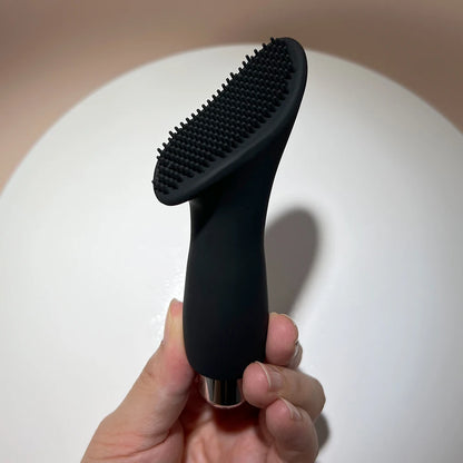 Silicone Brush Head Black Mini Vibrator Single Strong Vibration LR44 Button Battery Powered Pleasure Sex Toy Woman Need Bullet