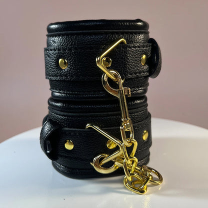Black Cuffs Wrist Cuff Ankle Cuff Hand Cuff Golden Metal Chain for Night Bind Fun Restraint BDSM Fetish Play Sexy Cuffs Bondage